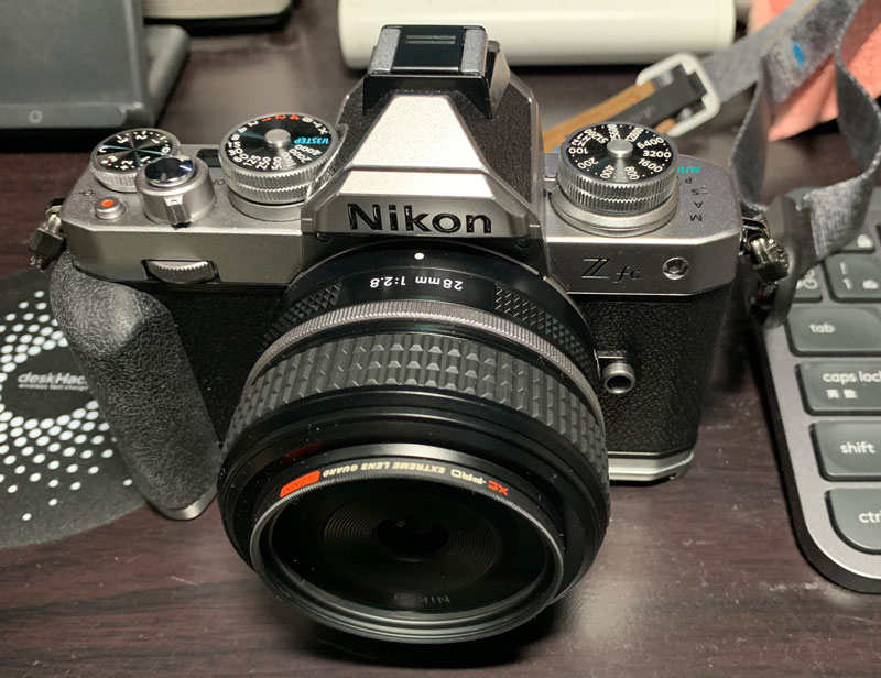 ニコンのミラーレスカメラ「Z fc」を購入、関連小物も紹介。 | The 