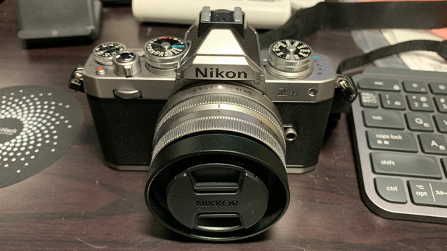 ☆本日限定価格☆保証期間内☆グリップ付Nikon ミラーレス一眼カメラZ
